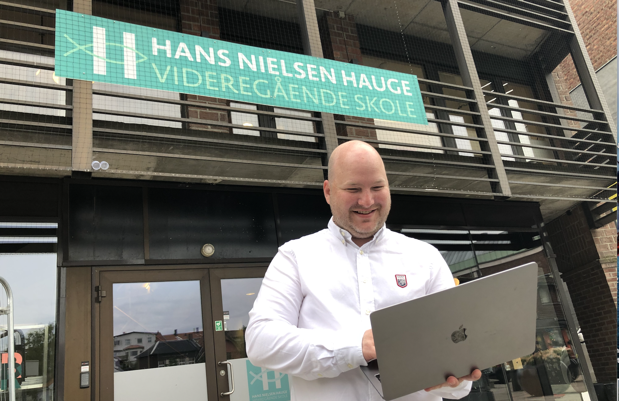 Christopher Mentzoni administrerer IT hos Hans Nielsen Hauge VGS